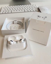 AIRPODS PRO (2ND GENERATION) IPHONE/WIRELESS/SAMSUNG/WHITE CASE